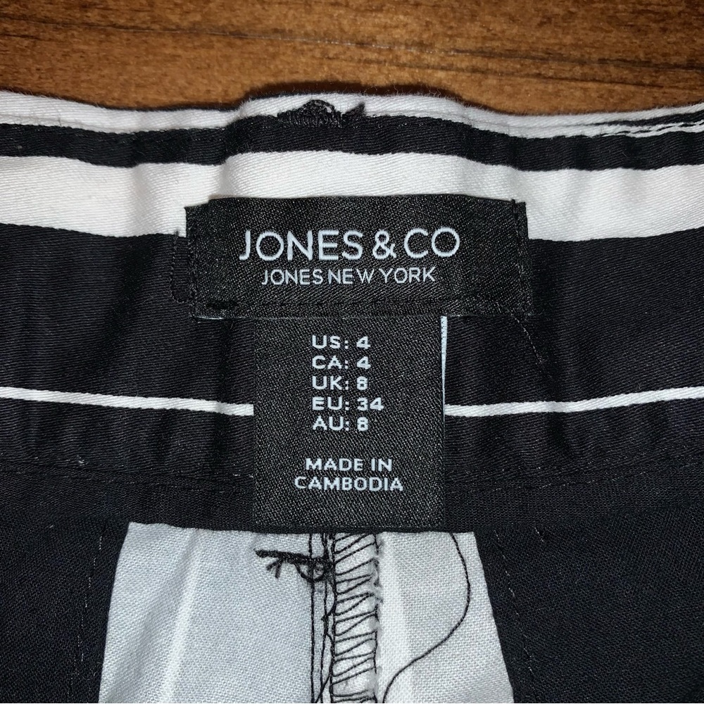 Jones New York Chino Shorts - Picture 5 of 5